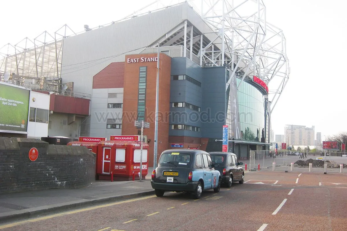 Ticket Sales Kiosks For Manchester United Product Sales Stores 63660 4