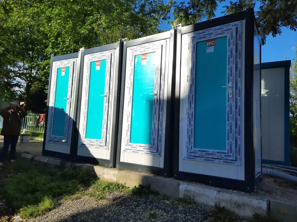 Wc Cabins From Immigrant Solidarity Association To The Earthquake Zone 73513